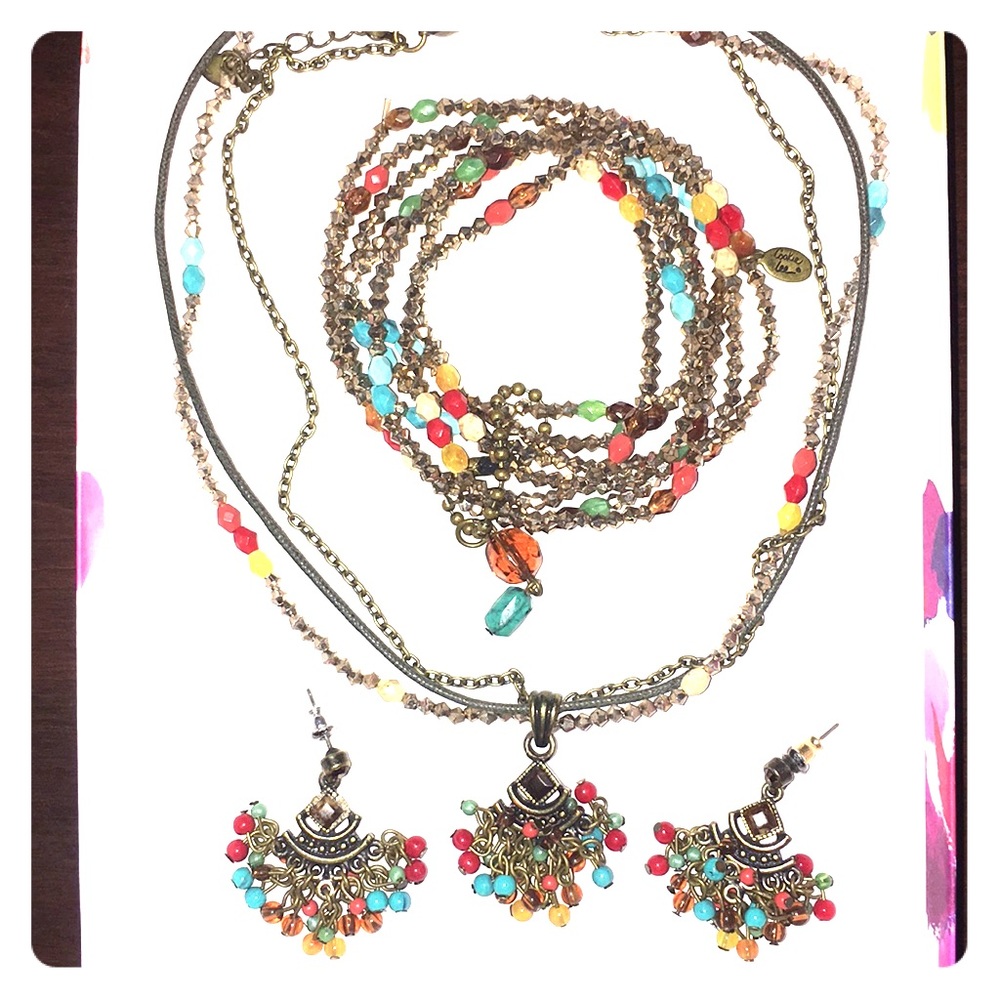Multicolored bead jewelry set